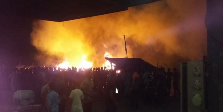 7 شناور و 3 قایق در آتش سوختند