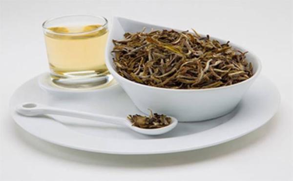 معرفی چای سفید و خواص درمانی آن