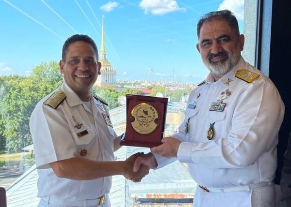 تصاویر ، ملاقات فرماندهان ونزوئلا و آفریقای جنوبی با دریادار شهرام ایرانی